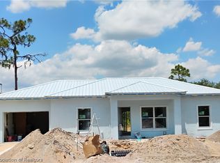 568 Lincoln Rd NE, Lake Placid, FL 33852