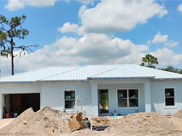 568 Lincoln Rd NE, Lake Placid, FL 33852