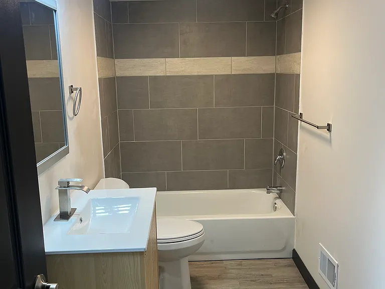 1150 Oakmont Ave — Photo 12