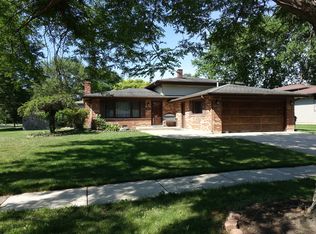 621 Juniper Ln, Bartlett, IL 60103