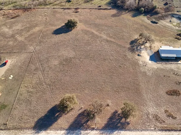 196 Ava Grace Ln, Dublin, TX 76446