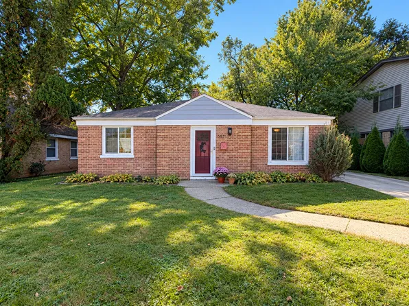 643 E Rockland Rd, Libertyville, IL 60048