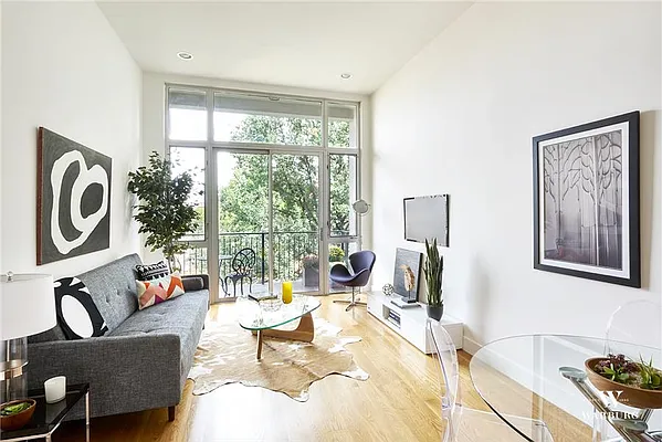 Sold by Warburg | media 1