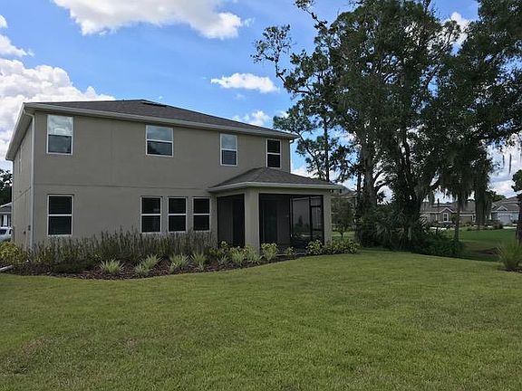 Back of house. Notice privacy with common area
