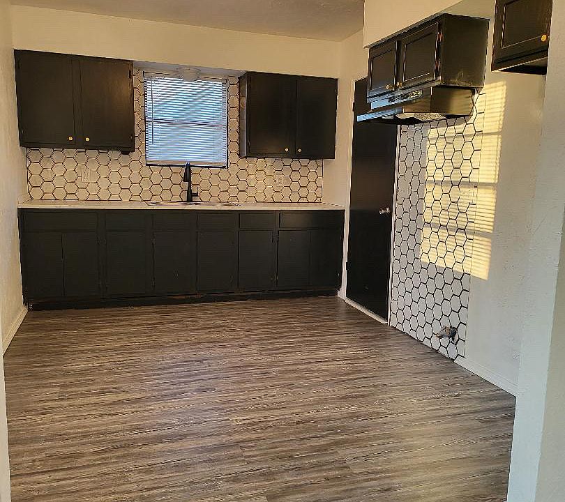 1st image of 3209 N Fonshill Ave