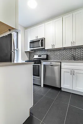 Rented by Compass | media 9