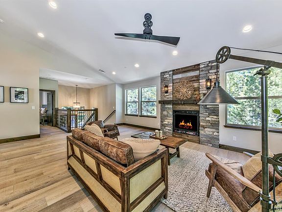 4th image of 211 Glenmore Way