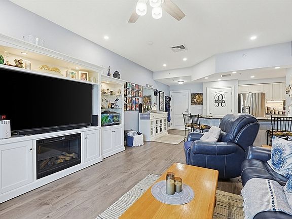 4th image of 501 Commerce Dr #308