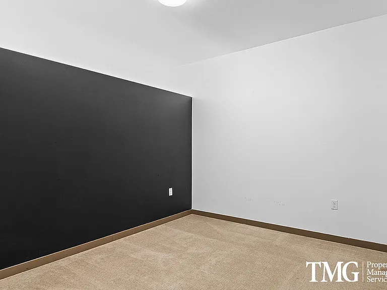 Corbett Heights Apartment Homes — Photo 48