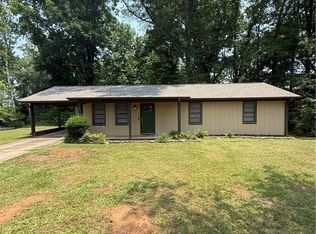 112 Lynwood Dr, Central, SC 29630