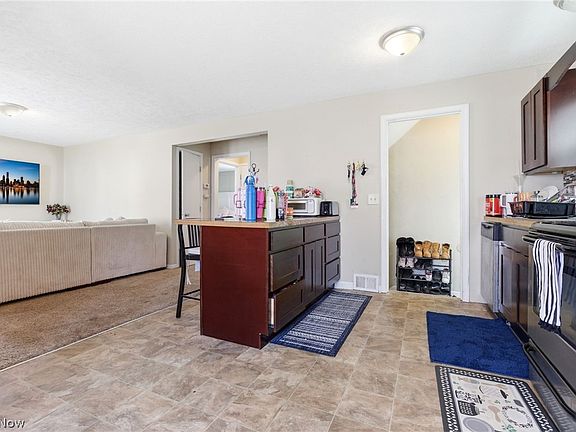 2nd image of 4242 Harwood Rd