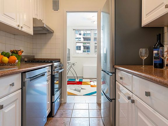 5th image of 1160 3rd Ave APT 7E