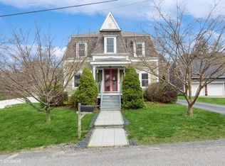29 Pond St, Hanson, MA 02351