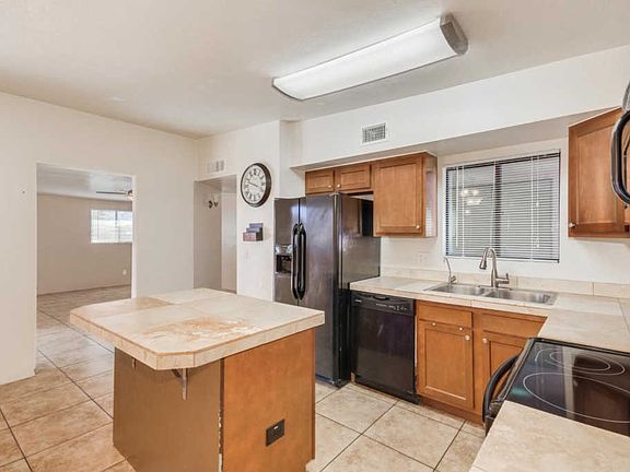 4th image of 7001 N Starshine Dr