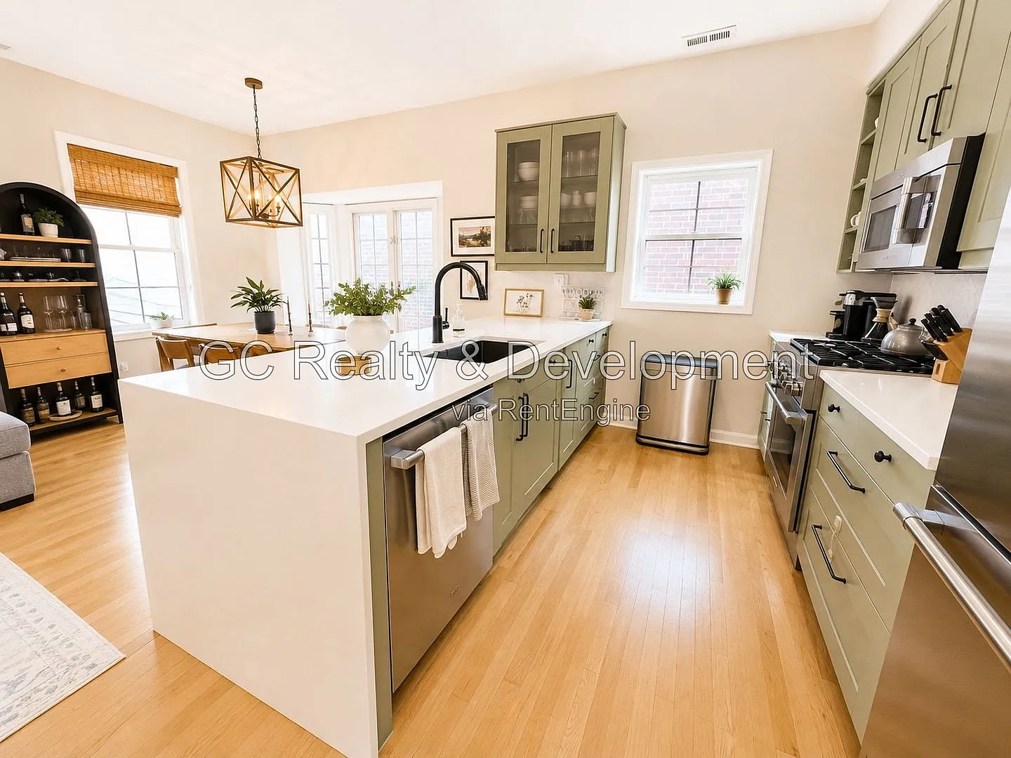2 bed, 2.0 bath, 1750 sqft, $5,300 — Photo 4