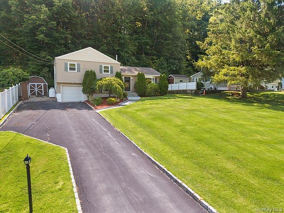 3rd image of 22 Knollwood Road