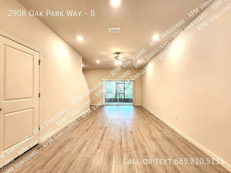 2908 Oak Park Way #B — Photo 7