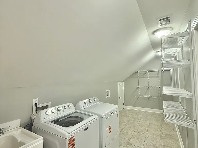 2041 English Ln — Photo 64