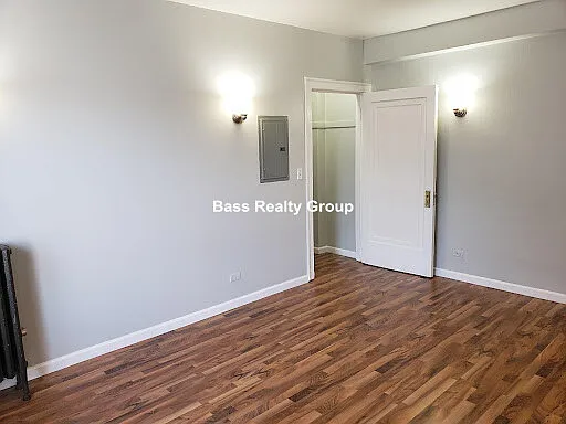 1718 W Estes Ave #303 — Photo 3