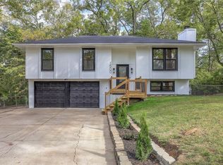 1500 Sanders St, Leavenworth, KS 66048