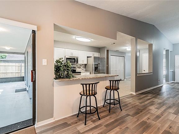 5th image of 5325 Black Pine Dr