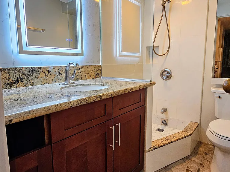 1700 Ala Moana Blvd #1701 — Photo 2