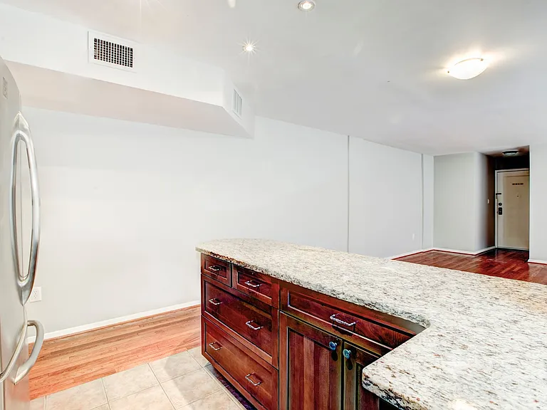 5431 Connecticut Ave NW #302 — Photo 6