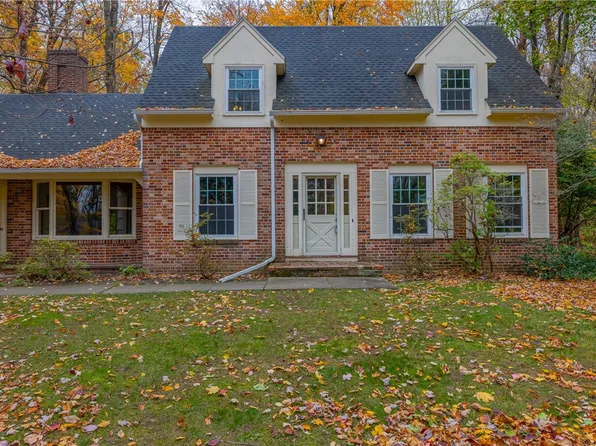 421 Woodland Ln, Webster, NY 14580