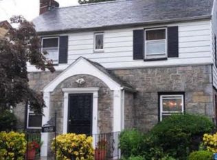11538 218th St, Cambria Heights, NY 11411