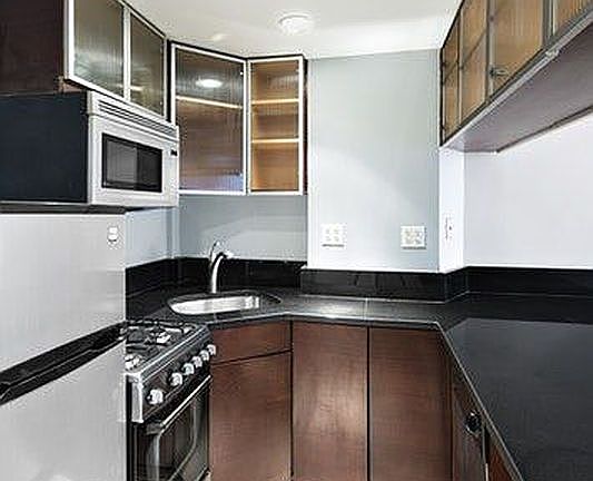 3rd image of 235 W 102nd St APT 3J