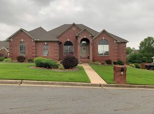 111 Mohawk Dr, Maumelle, AR 72113
