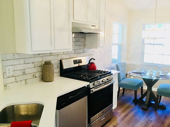 5th image of 313 Stonington Way
