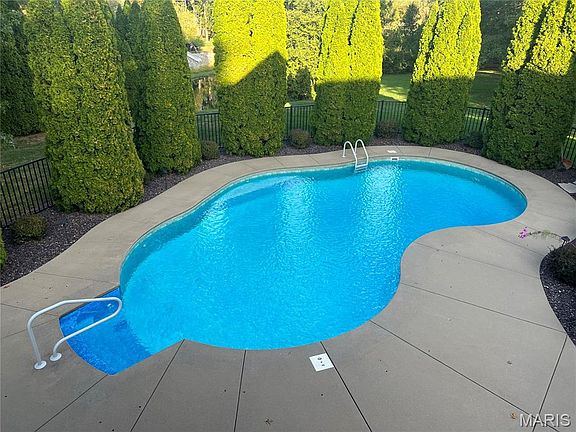 4th image of 4200 Laurel Oak Ln