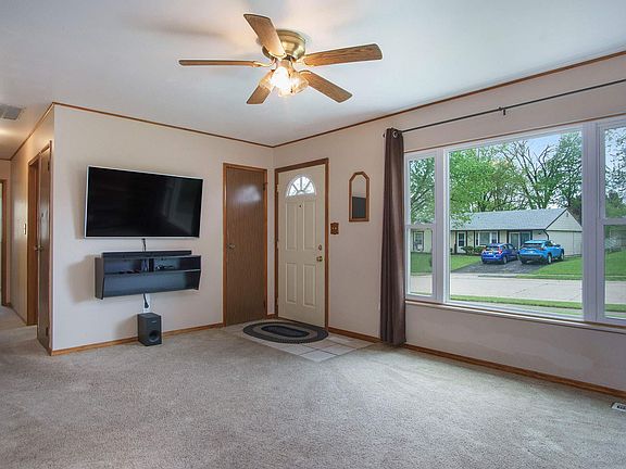 2nd image of 3927 N Greenmont Dr