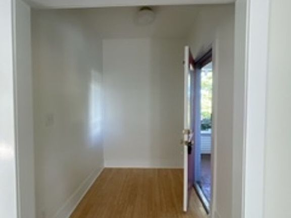 4th image of 5605 12th Ave NE Unit A
