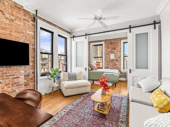 64 Macdougal St APT 22, New York, NY 10012