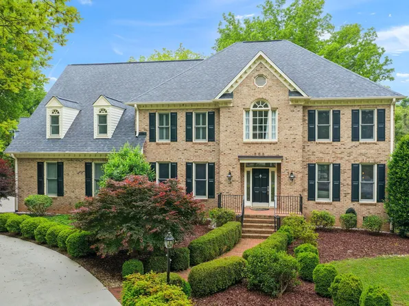 303 Lake Hogan Farm Rd, Chapel Hill, NC 27516