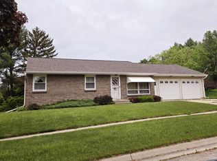 527 E Ogden St, Jefferson, WI 53549