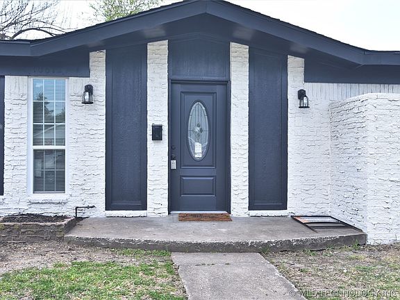 2nd image of 10612 E 18th Pl