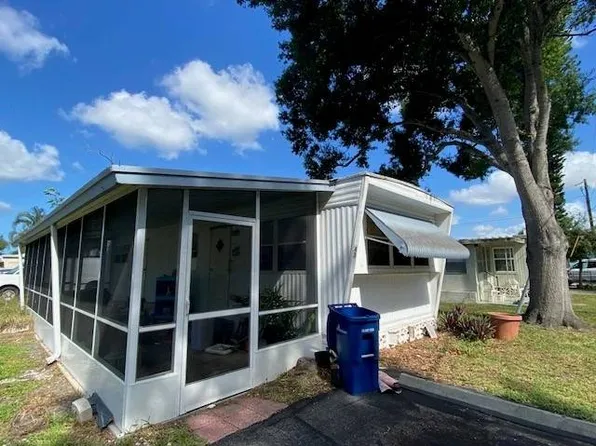 2320 Bee Ridge Rd #43, Sarasota, FL 34239