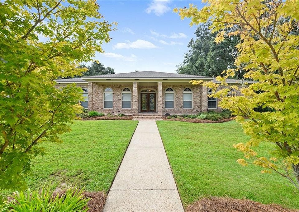 1st image of 5613 Regency Oaks Dr S