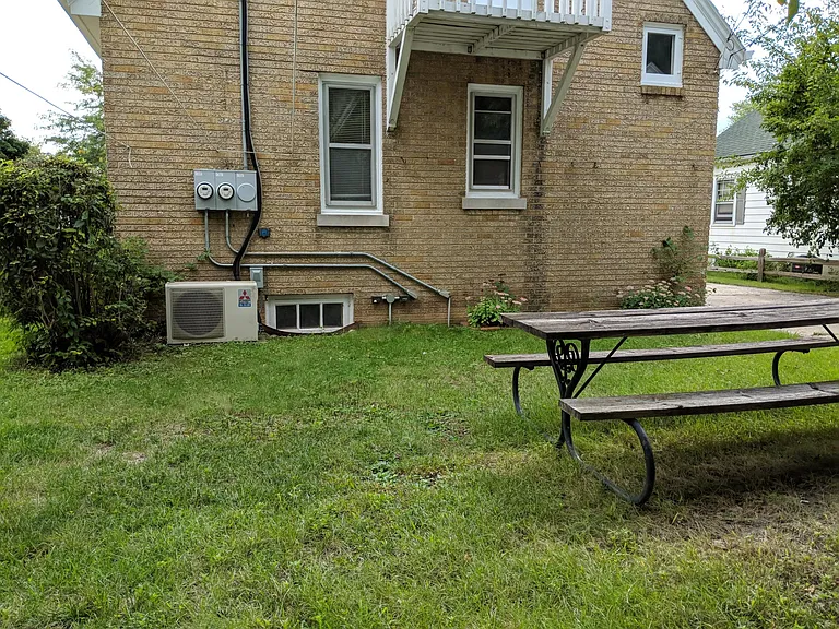 242 Edgewood Ln — Photo 15