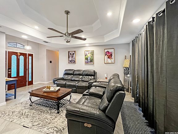 5th image of 1103 Hidalgo St