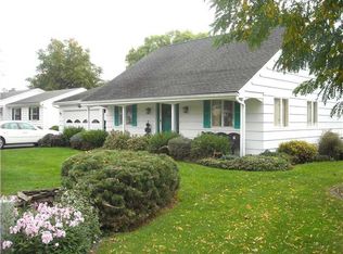 57 Shoreway Dr, Rochester, NY 14612