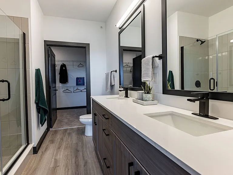 North End Apartments — Photo 6