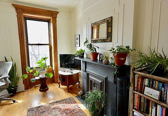 2nd image of 539 Bergen St APT 2l