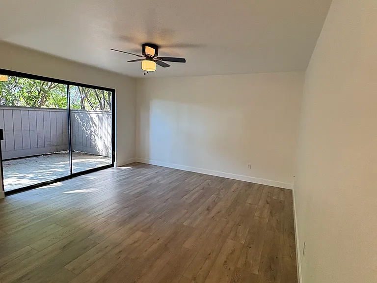 Cambridge Oaks Apartments — Photo 7