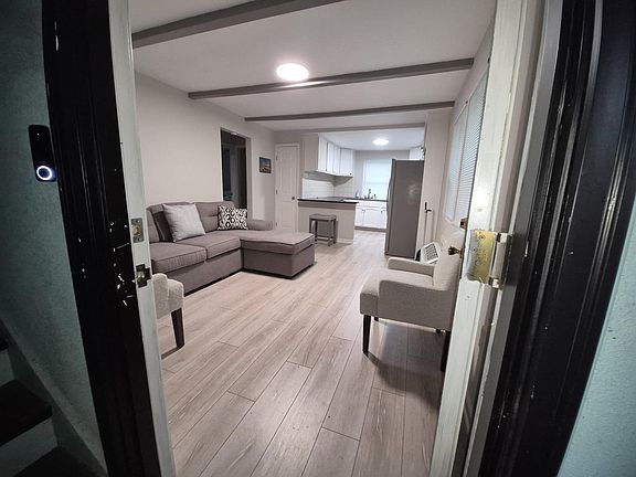 3rd image of 201 Chandler Dr APT 14B
