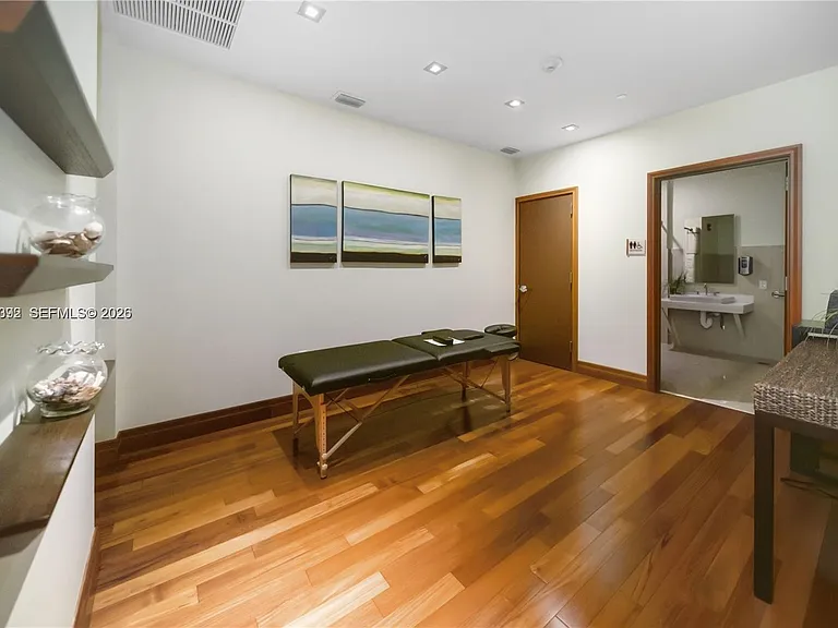 1050 Brickell Ave #3122 — Photo 30