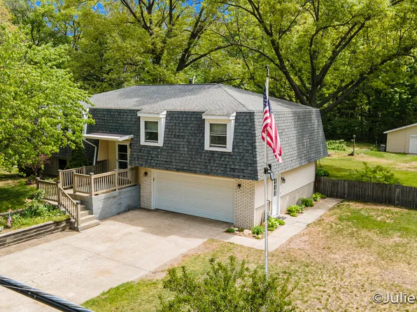 6458 Tamarack Dr, Fruitport, MI 49415